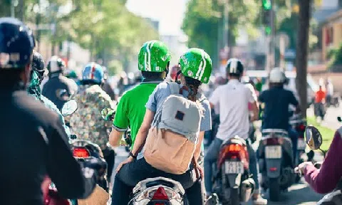 Một tuần sau khi tài xế Uber đầu quân, tài xế Grab kêu ít khách